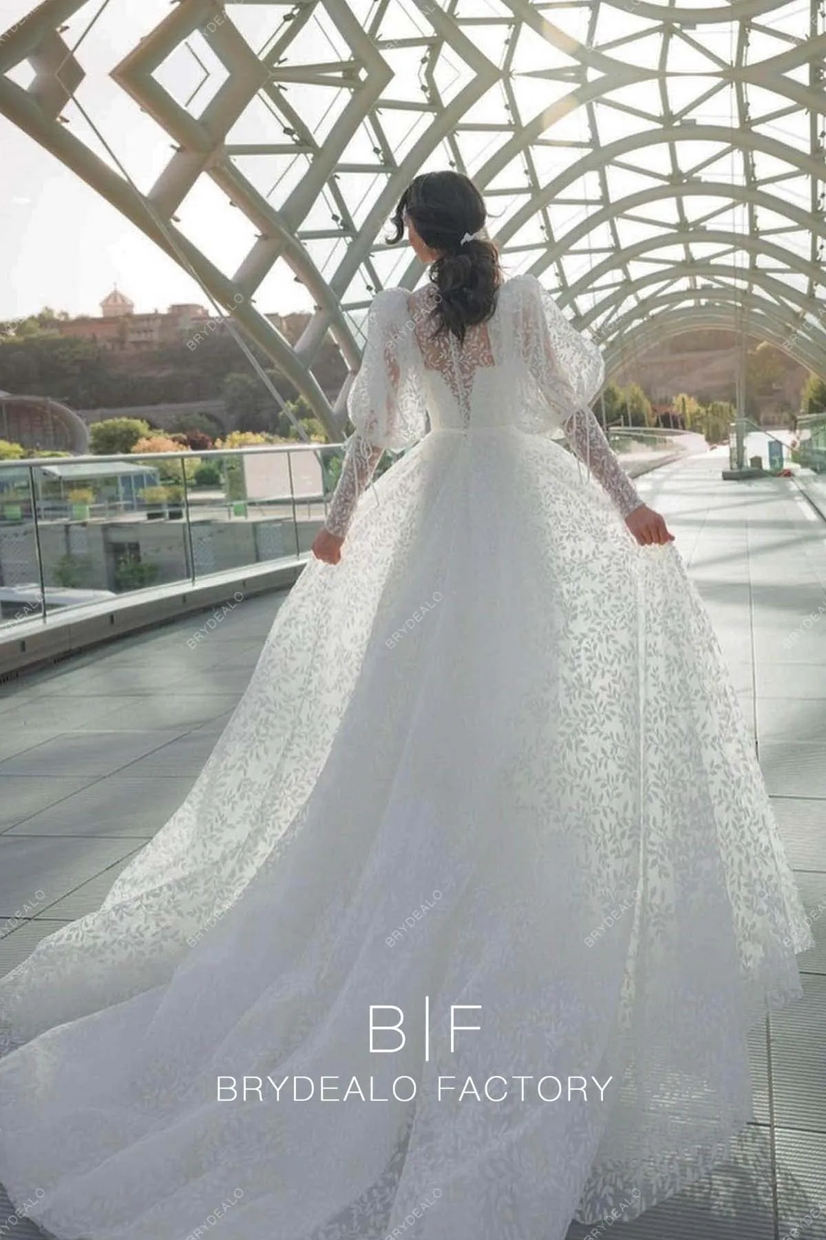 Designer Lace Vintage Juliet Sleeves Baroque Ball Gown Wedding Dress