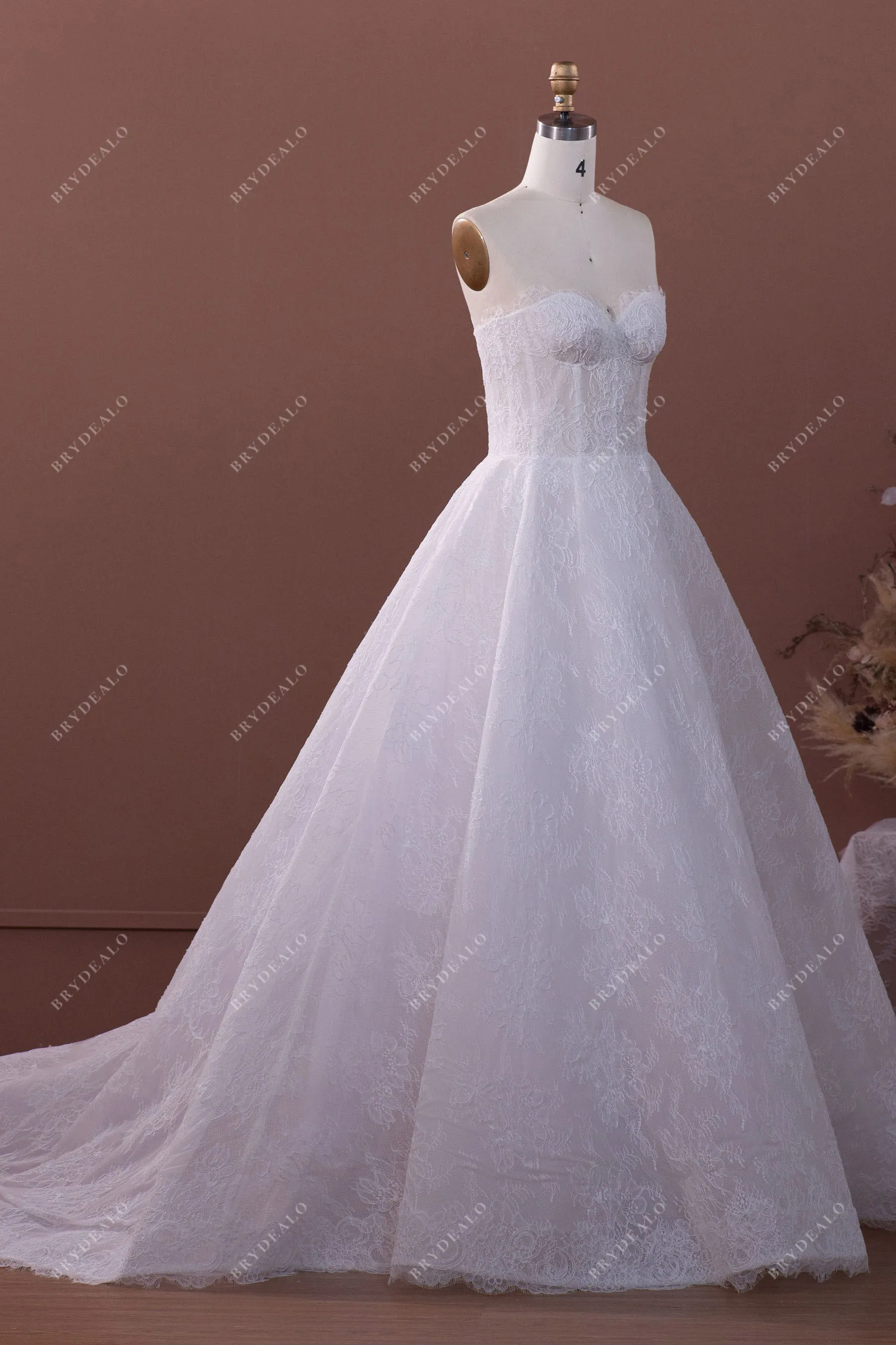 High-End Lace Sweetheart Corset Puffy A-line Wedding Gown