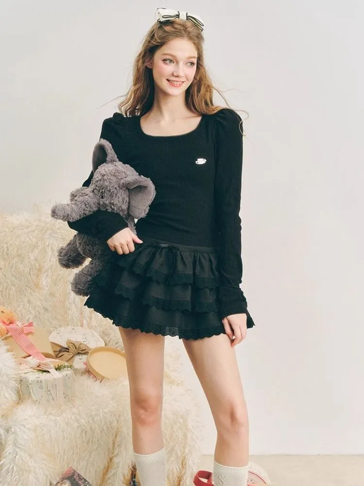Puffy cake skirt underneath a knit dress【s0000004602】