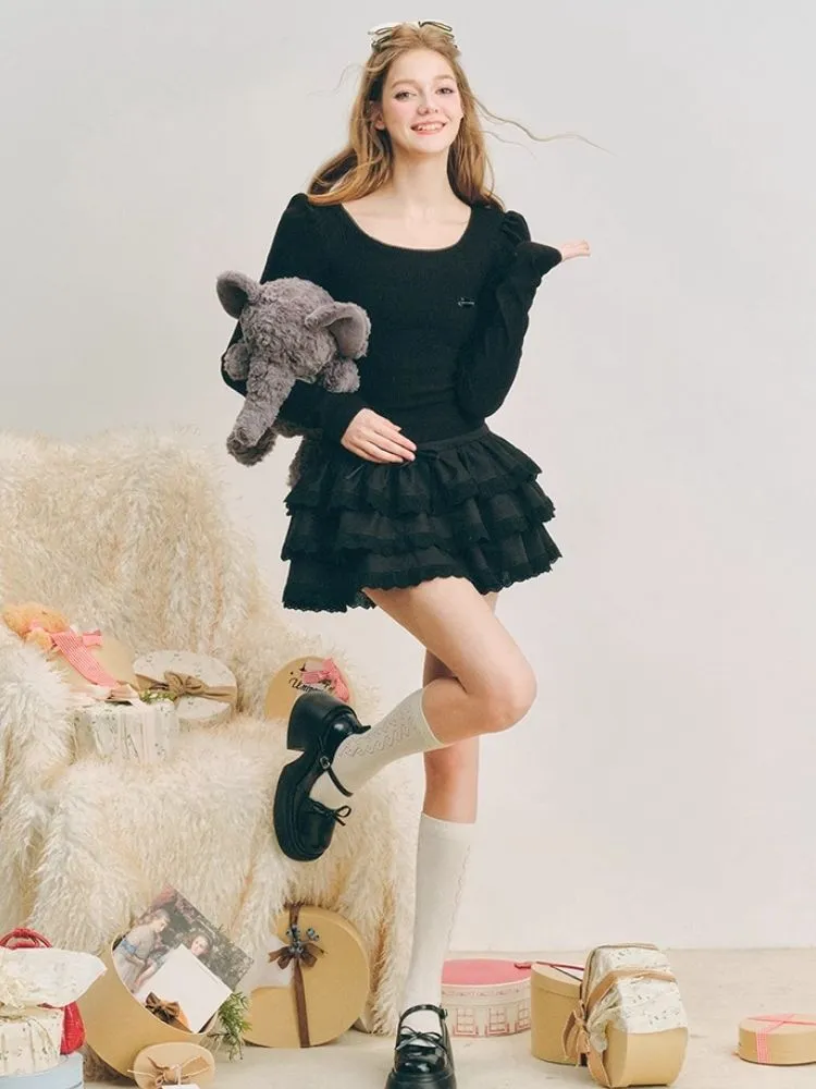 Puffy cake skirt underneath a knit dress【s0000004602】