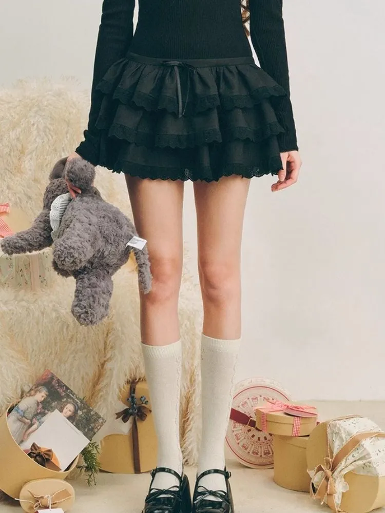 Puffy cake skirt underneath a knit dress【s0000004602】