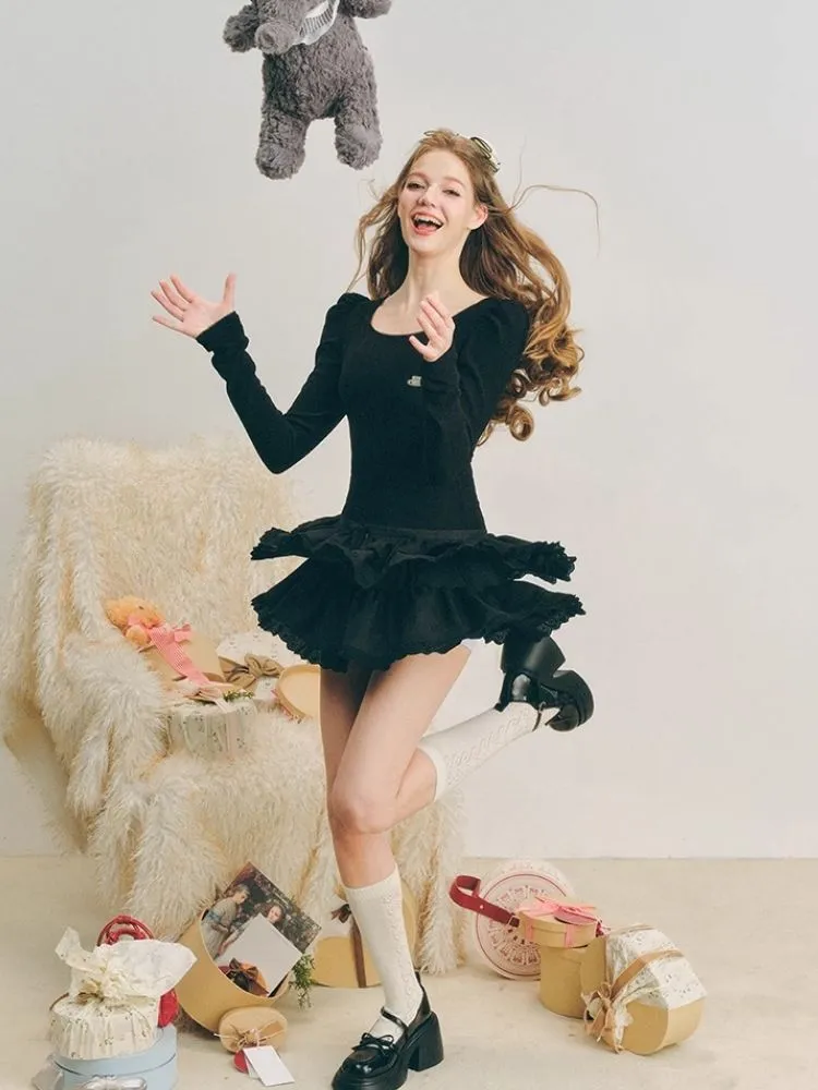 Puffy cake skirt underneath a knit dress【s0000004602】