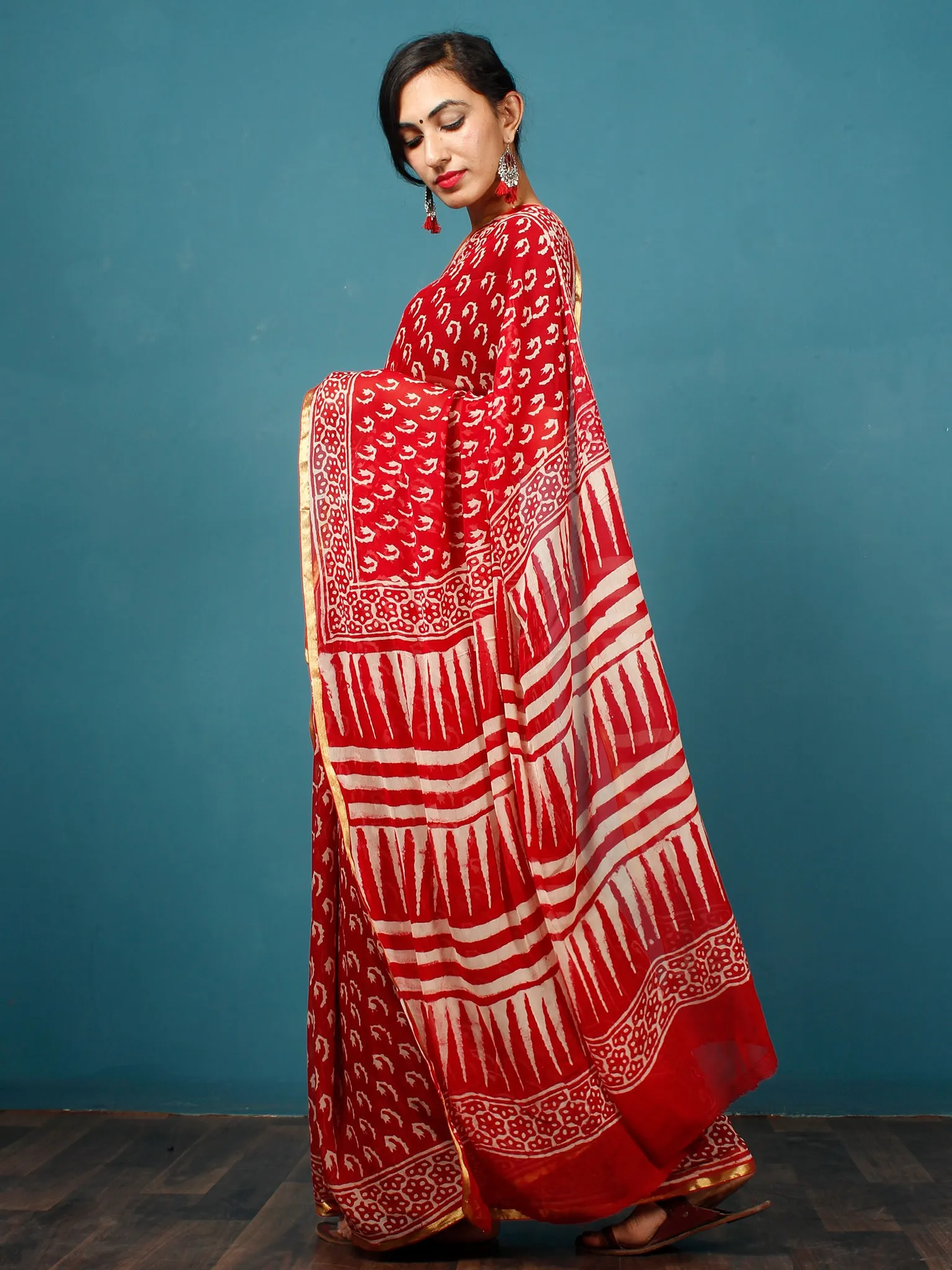 Red White Hand Block Printed Chiffon Saree with Zari Border - S031702797