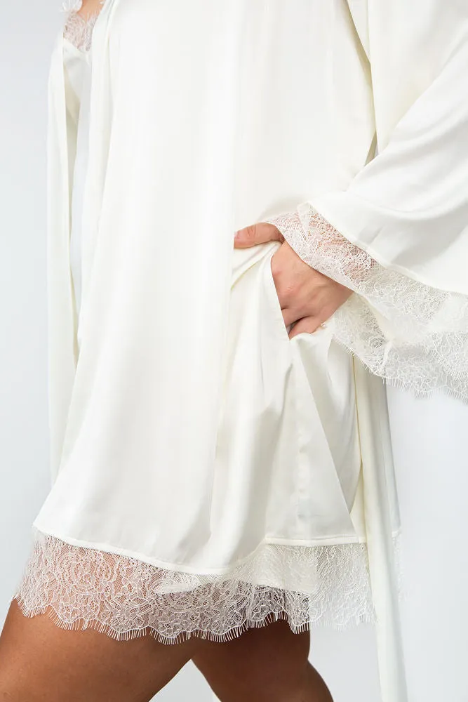 SATIN & LACE SHORT ROBE