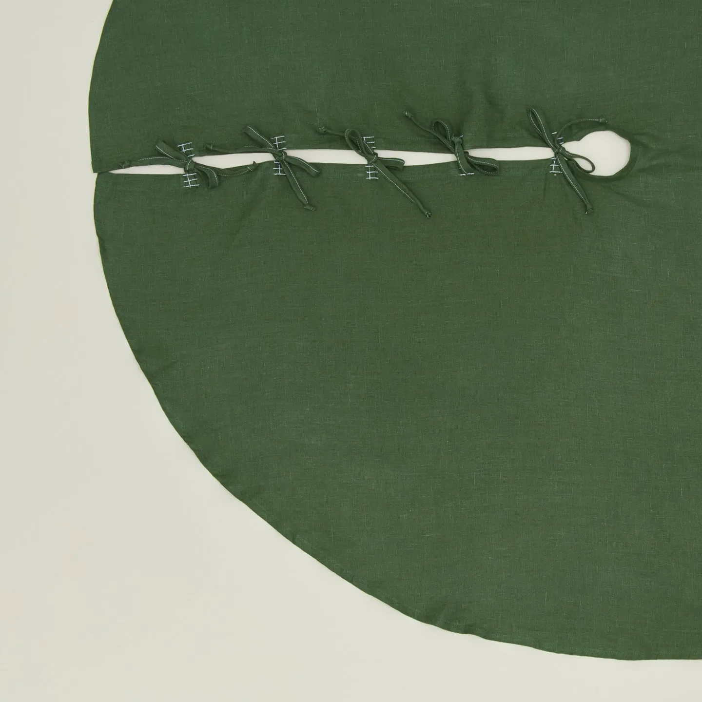 Simple Linen Tree Skirt - Olive